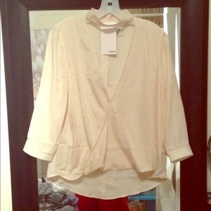 Kensie cream choker flowy top